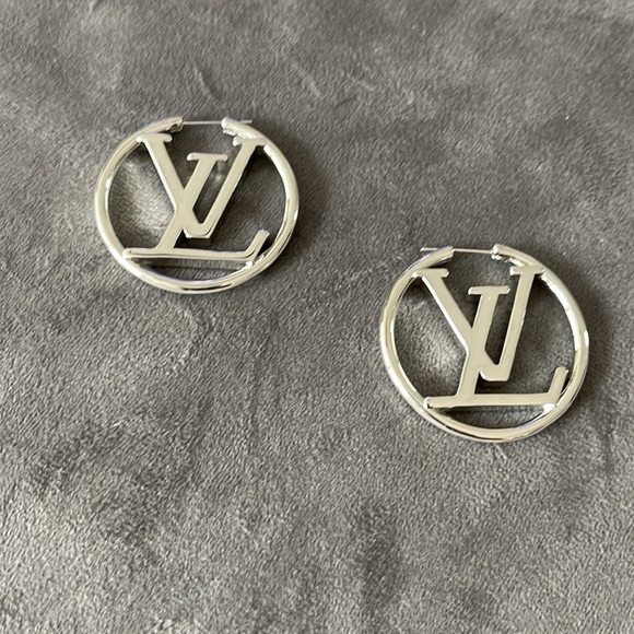 Silver… Silver… LV Silver Earrings - Picture 2 of 5